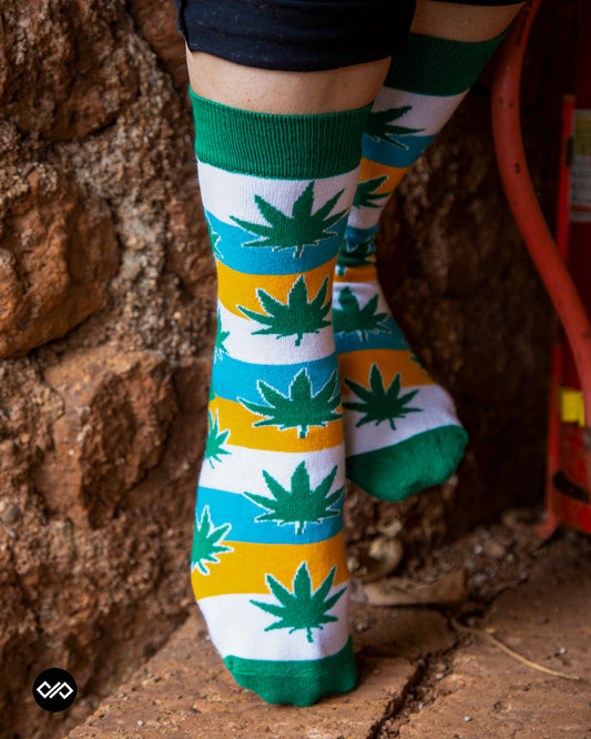 HAPPY LEAF CREW LENGTH SOCKS - Cotton Crew Socks